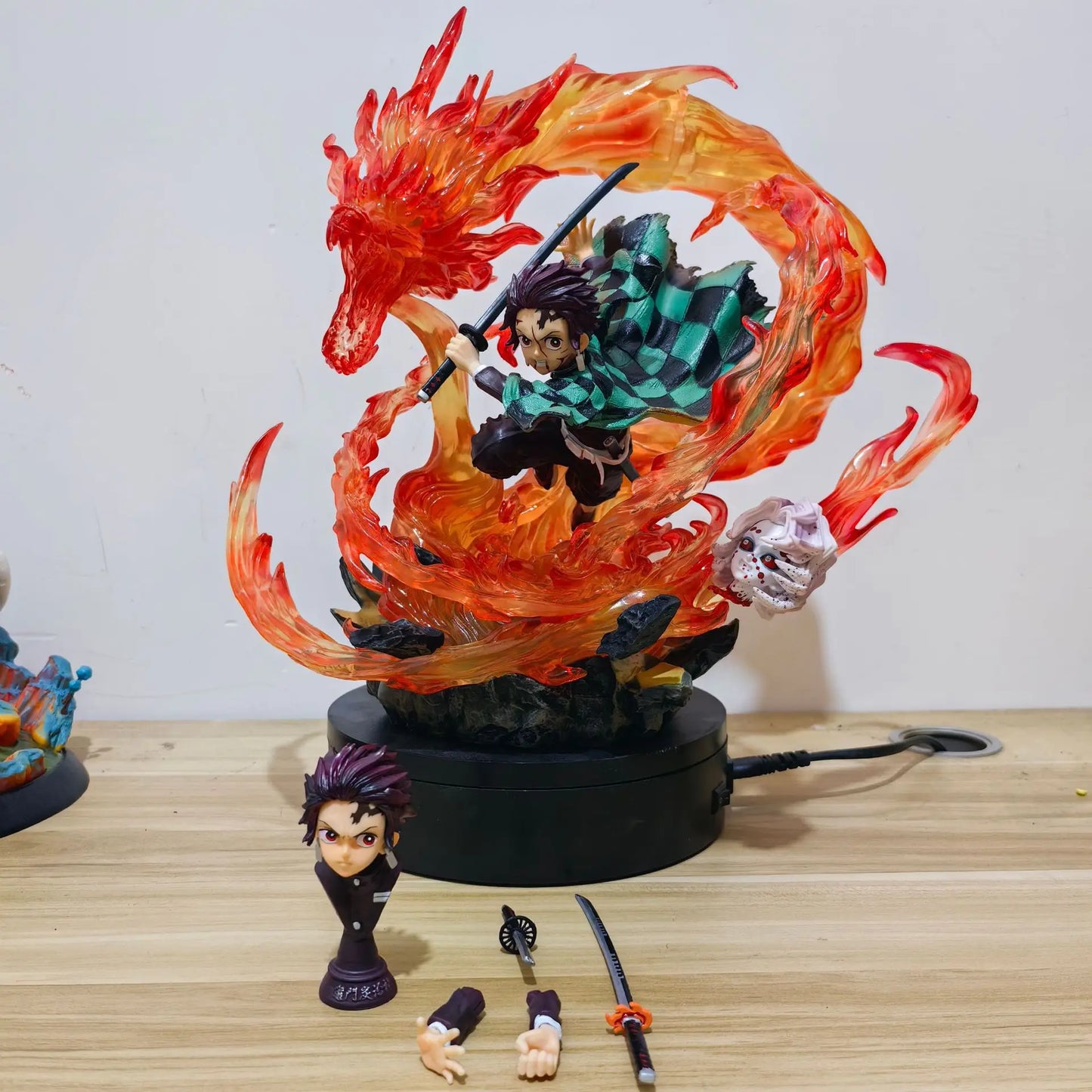 30cm Demon Slayer Gk Statue Tanjirou Kamado Pvc Action Figure Fire Dragon Withled Light Anime Kimetsu No Yaiba Toys Figuras Boy